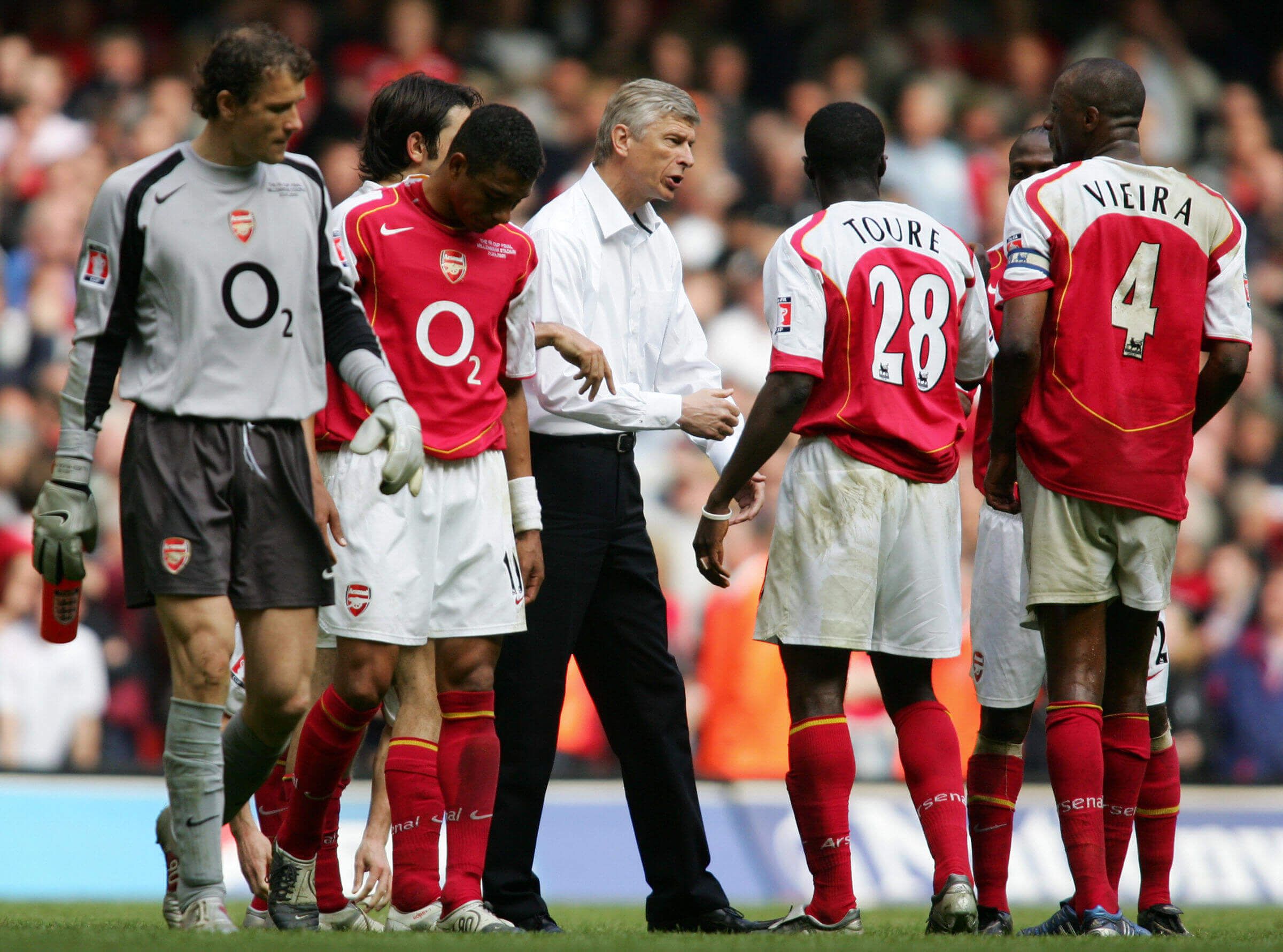 爱游戏-包含国际比赛日足总杯焦点战，多伦多猛龙复出首秀，震撼外界，控场能力受关注的词条-爱游戏