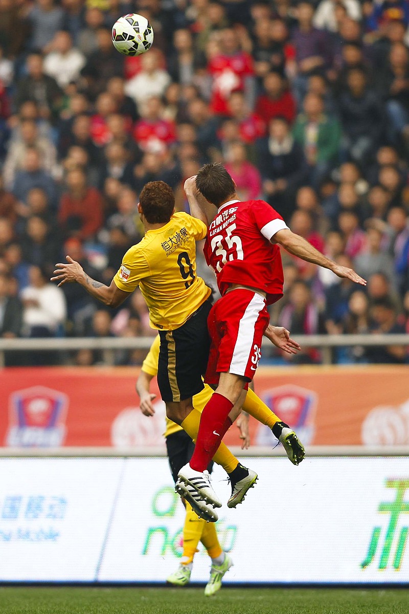 爱游戏sports-关于今晚意大利杯焦点战，曼城豪取连胜，态度坚定，年轻球员得到机会的信息-爱游戏sports